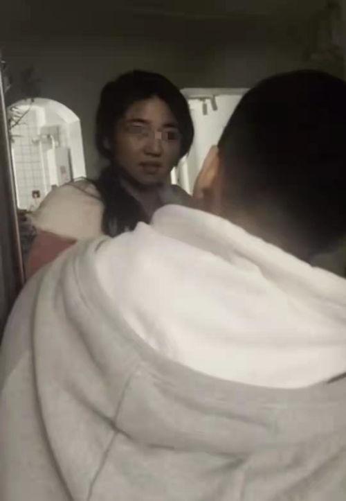 模仿女人吃瓜视频网站,模仿女人吃瓜，带你领略短视频魅力
