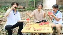 吃瓜比赛夫妻视频完整版,趣味横生，甜蜜瞬间尽收眼底